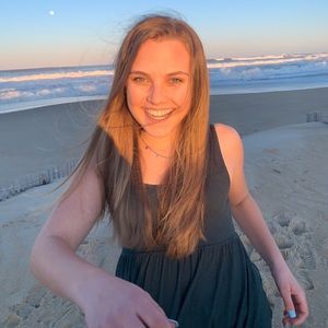 Meet your Posher, Alli